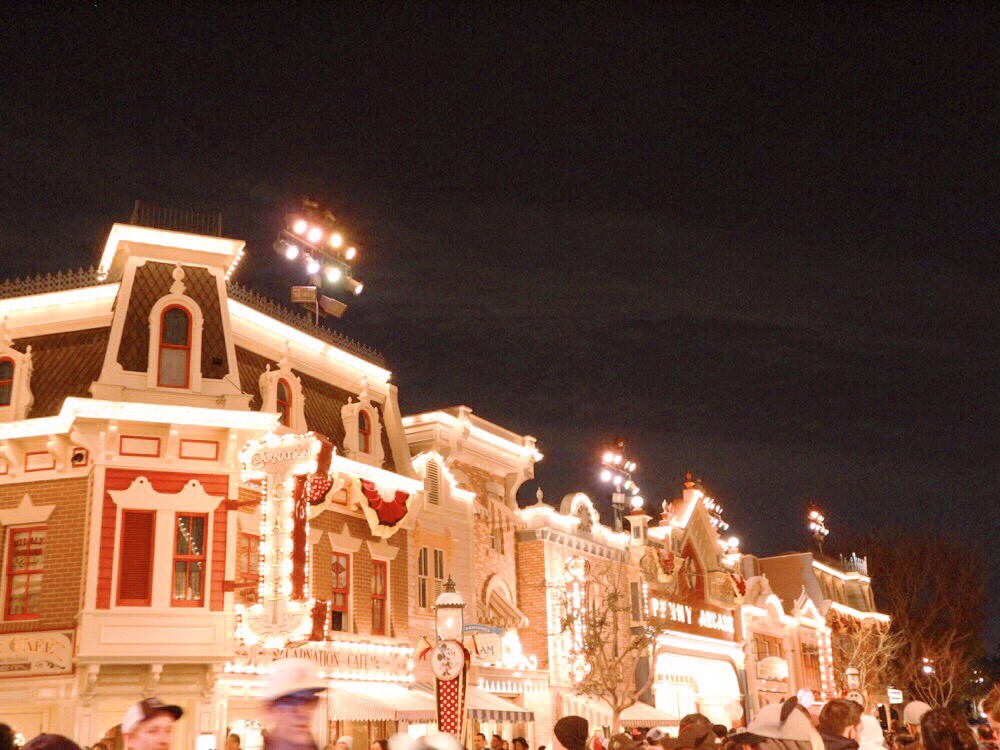 ウォルト ディズニーの夢が始まった場所 カリフォルニア ディズニーランド リゾート3泊5日の旅